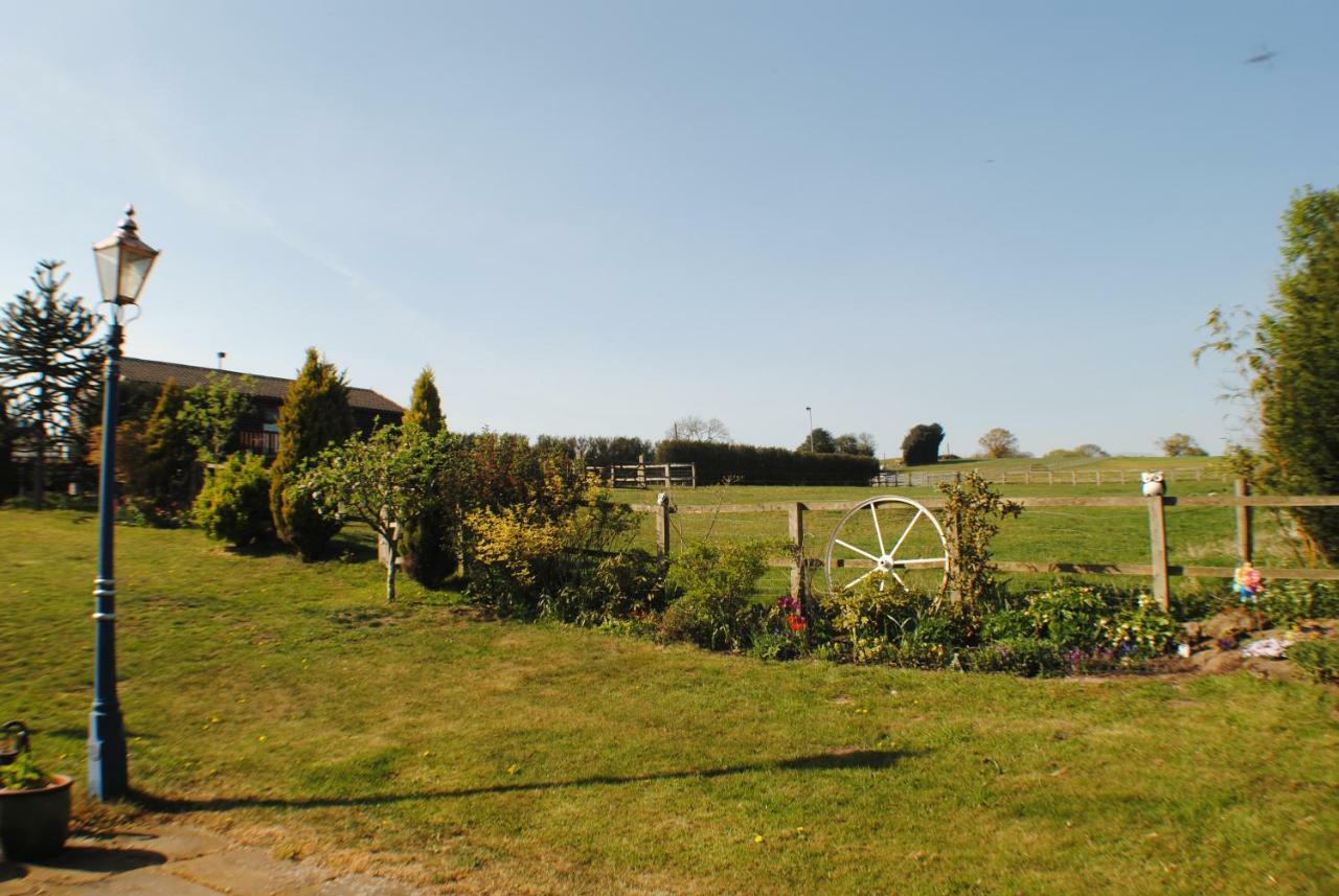 Lionheart Lodge: Luxury Retreat Near Sherwood Forest Nottingham Exterior photo